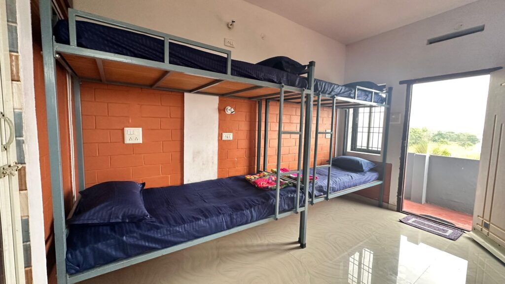 c6f30073-a325-4b02-8225-c156387cdb7b(1)